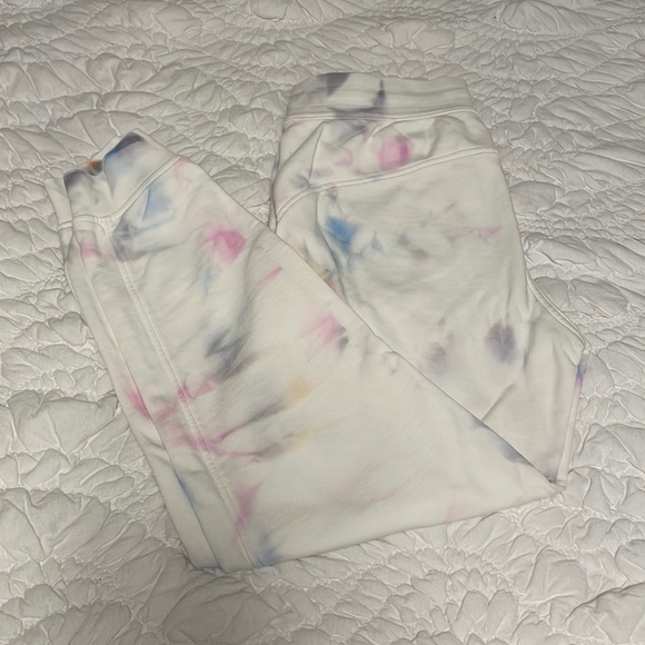 Lululemon limited edition scuba high rise jogger, like new, worn once, size 8 - Picture 6 of 13